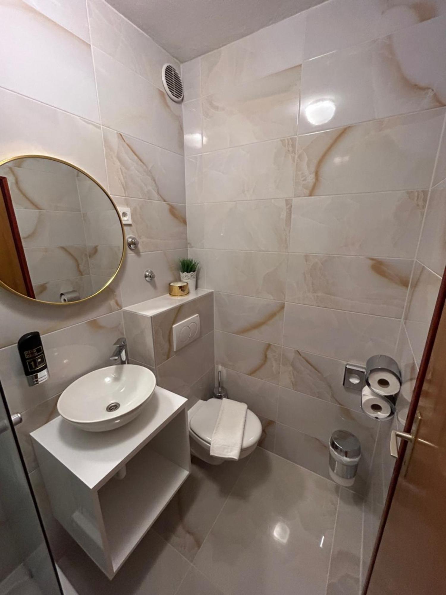 Apartments And Rooms Diana Zadar Exterior photo